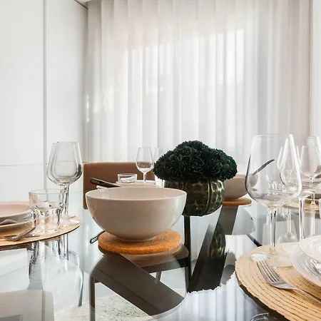 Contemporary In - Parque Das Nacoes Apartment *