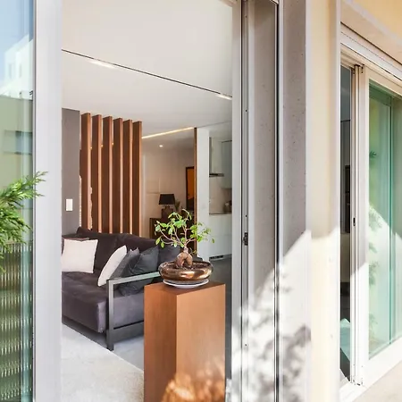 Contemporary In - Parque Das Nacoes Apartment