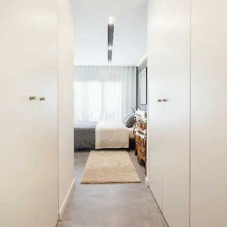 Contemporary In - Parque Das Nacoes Apartment *